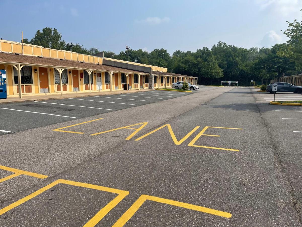 Superlodge New Castle Exterior photo