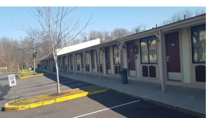 Superlodge New Castle Exterior photo